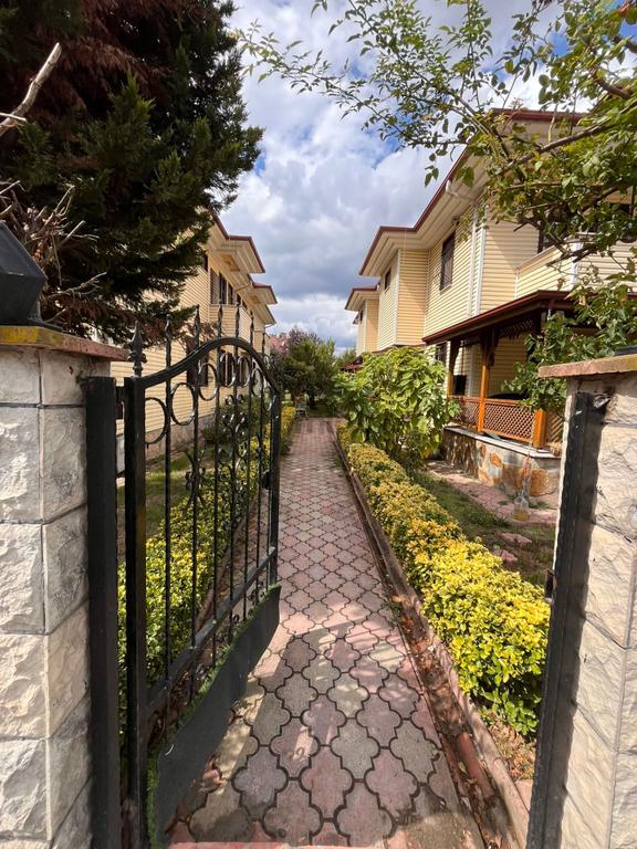 Sahibinden Serdivanın Merkezi 5+1 Satılık Triplex 2