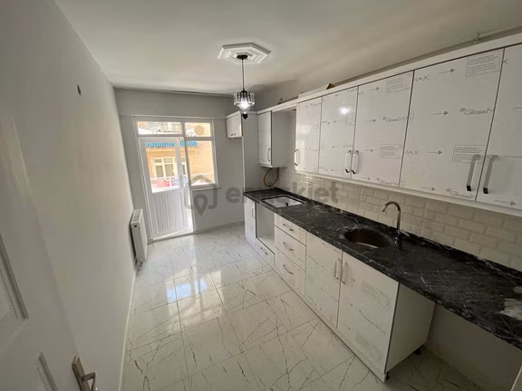 Şahin İnşaat'tan Beylikdüzünde Krediye Uygun 2+1 Ara Kat Daire 1