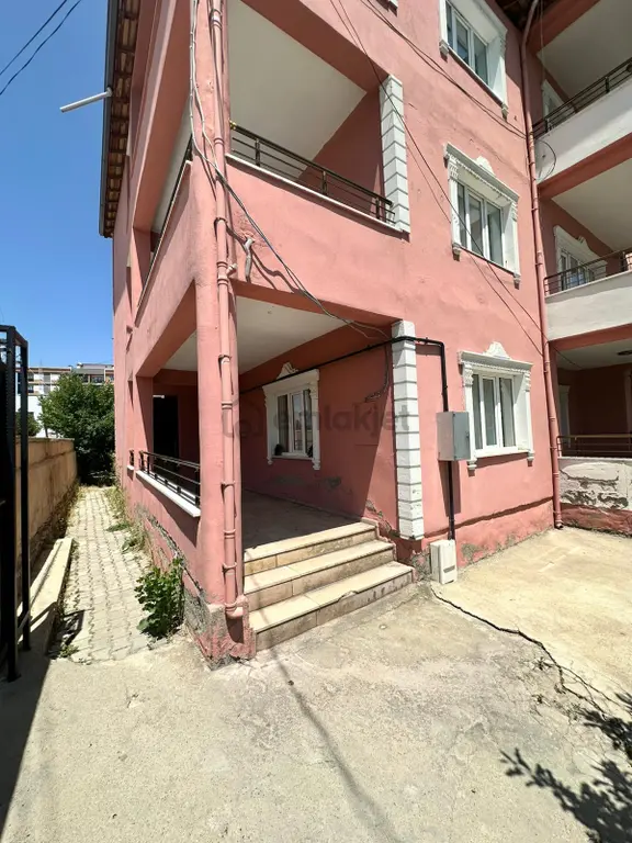 Şabaniye Mahallesinde Satılık 3 Katlı Müstakil Ev Ve Arsası 2