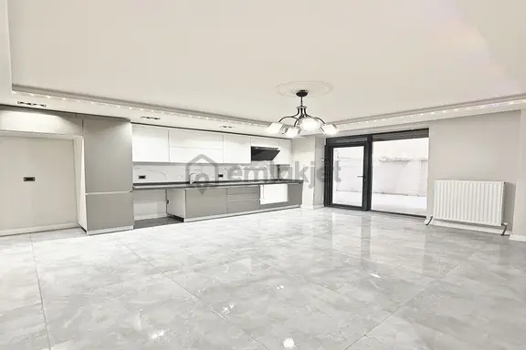 Bahçeşehir Lokasyonunda Modern Tasarımlı Satılık 2+1 Daire 1