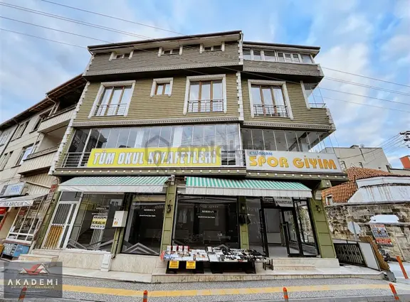 Kastamonu Merkez Topcuoğlu Mah. Köşe Başı 3 Katlı Kiralık Dükkan 2