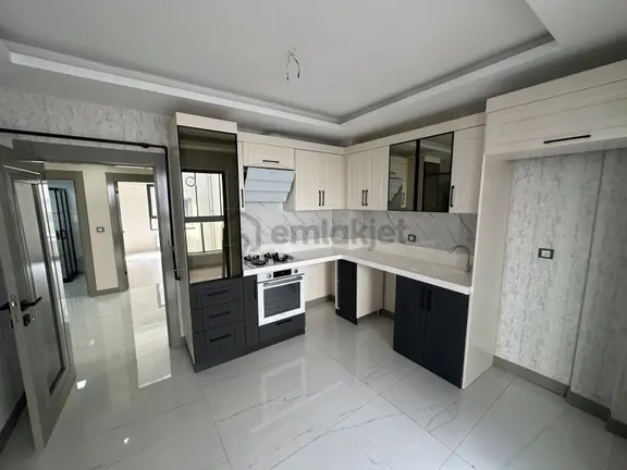 Atapark Mahallesi'nde Cadde Üzerinde Sıfır Binada Full Yapılı Daire! 1