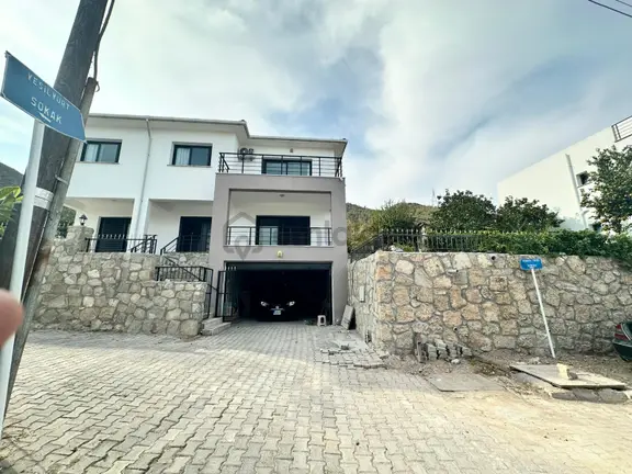 Kibris Girnede Satilik Tam Mustakil Villa Deniz Ve Dag Manzarali Onu Kapanmaz 2