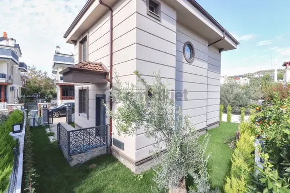 Mahmut İşler'den Denize 150 Metre Tam Müstakil 3+1 Lüks Vill 1