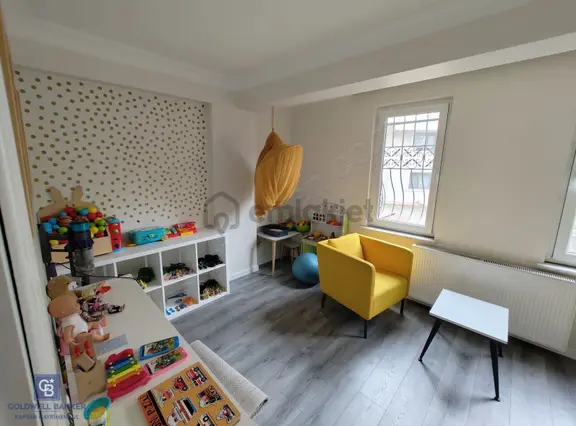 Üsküdar'da Muhteşem Üç Katlı Müstakil Ev 2