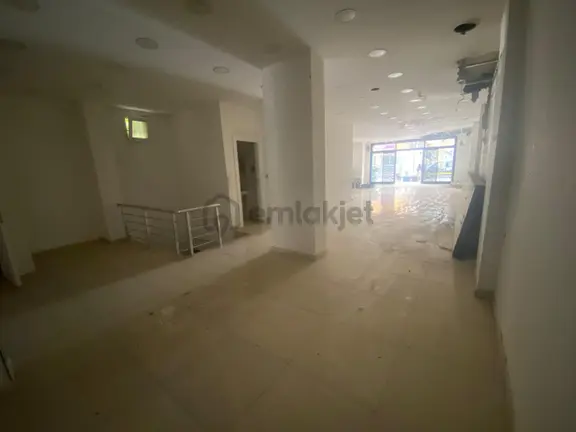 Acill Konak Zeytinlik Mah.de Kemer İzban Yakın Mesafede 110m2+100batarlı Satılık Dükkan 1