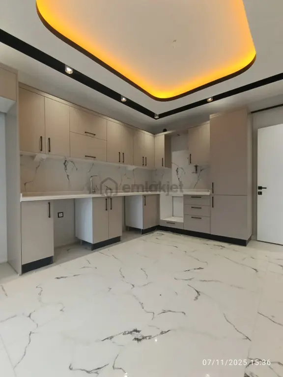 Çamlıca Mahallesinde Satılık Sıfır 3+1 Daire 1