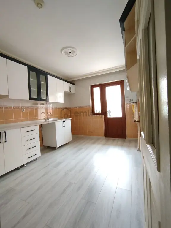 Bademlik Mahallesi'nde Ferah Ve Geniş 4+1 Daire! 1