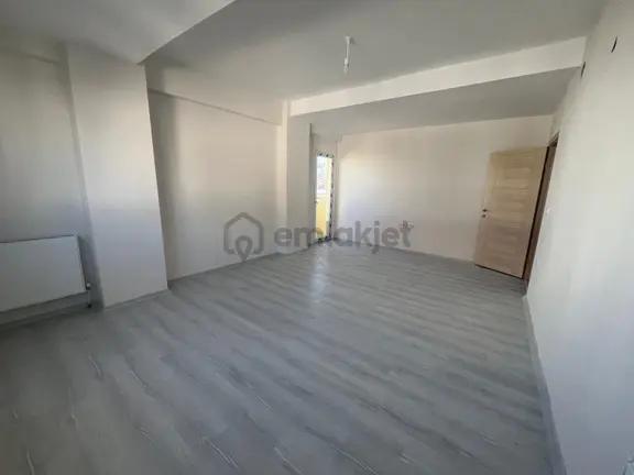 Çayırova Fatih Caddesi Altında Satılık 2+1 Üst Dubleks 2