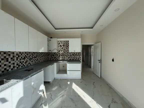 Göksuda Havuzlu Site İçinde Ebv.banyolu Geniş 2+1 Fırsat Daire 2