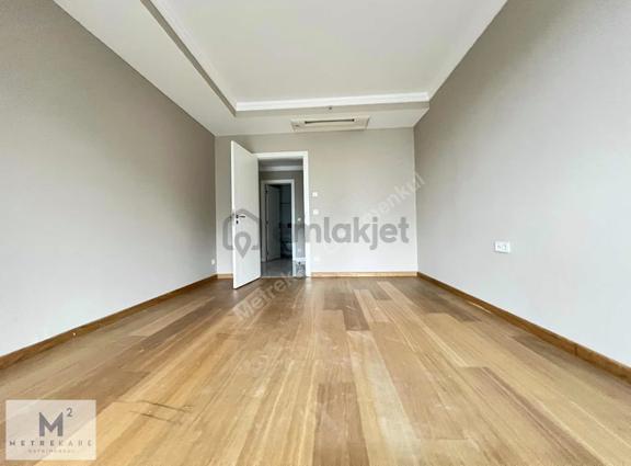Vadistanbul Teras 1+1 Büyük Tip Kiralık Daire Ön Cephe 95 M2 2