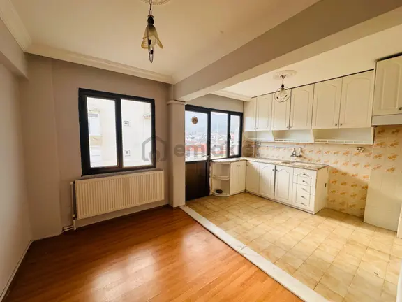 A Plus Gayrimenkulden Cadde Üzerinde Bakımlı 3+1 Satılık Daire 1