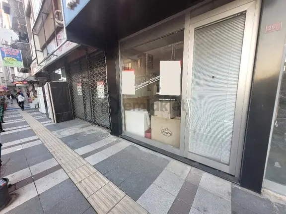 Adapazarı Eski Doğum Hastanesi Yakını Cadde Üzeri Kiralık Dükkan... 1