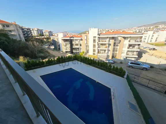 Aclass'dan Kuşadasında Satılık-manzara-güvenlik-havuz-peyzaj-kapalı Otopark-yeni-doğalgazlı-lüx 3+1 1