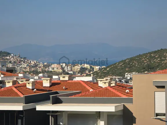 Aclass'dan Kuşadasında Satılık-manzara-güvenlik-havuz-peyzaj-kapalı Otopark-yeni-doğalgazlı-lüx 3+1 2