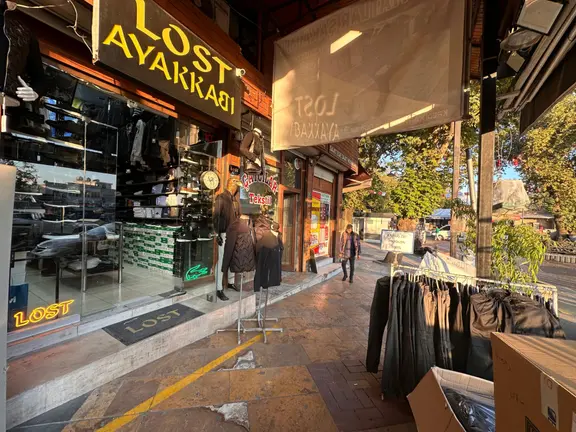 Akev Gayrimenkul'den Haşimiye'de Satılık Dükkan 2