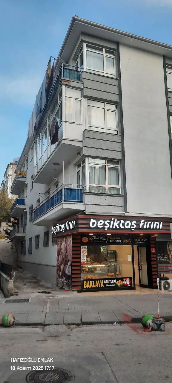 Hafızoğlu Emlak'tan Uzgörenler Sokak'ta Salon Bağımsız Merkezi Sistem 3+1 Daire 2