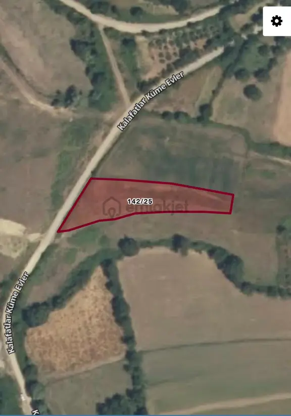 Bilgin Emlaktan Köy Merkezinde Anayola Yakın İmarlı Arsa 1