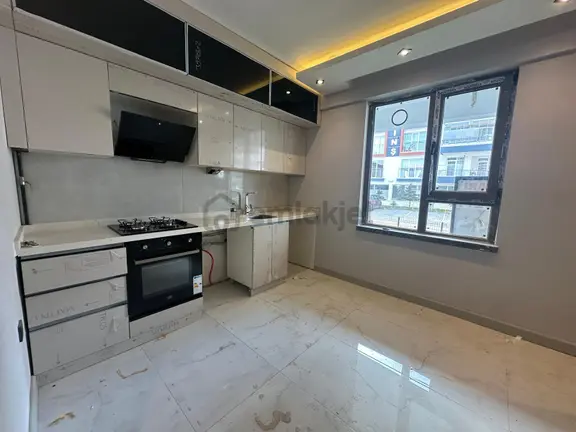 Keçiörende Full Yapılı Kat Konumlu Yeren Isıtmalı Takasa Uygun Satılık Daire 1