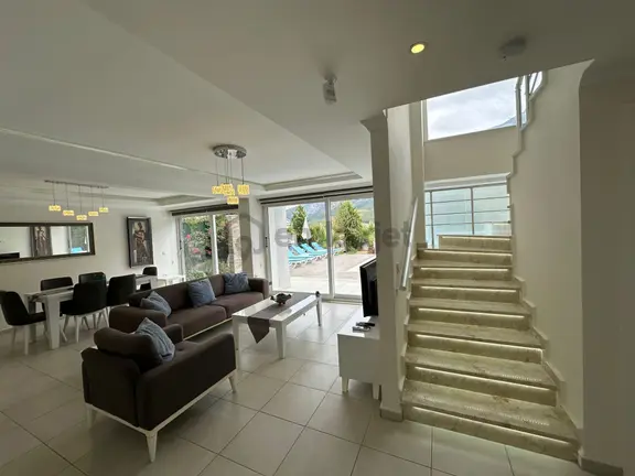 Ovacık'ta Satılık 4 Odalı Modern Villa 2