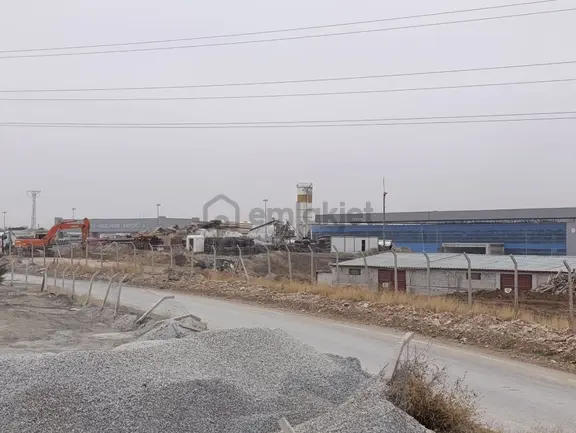 Havaalanı Aksarayda Yenı Havaalanı Terminal Kapısı Karsısında 14.5 Dönum Satılık Kaysı Bahçesi 1