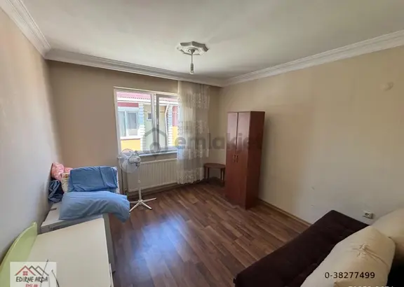 Arda Emlak Ofisi'den Ayşekadın Balta Hotel Yakını Yatırımlık Balkonlu Daire 2