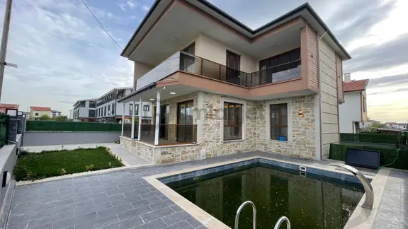 ^^ Koyuncu Gyrm ^^ 320m Arsa İçerisinde Muhteşem Havuzlu Villa Araba Takas Çek Vade 1