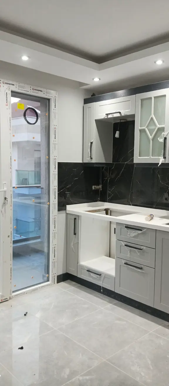 Beylikdüzü Gürpınar'da 2+1 Ara Kat İskanlı Sıfır Balkonlu Satılık Daire 1