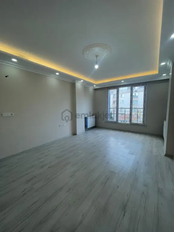 Beylikdüzü Kavaklı Merkezde 2+1 90 M2 1.kat Iskanlı 1