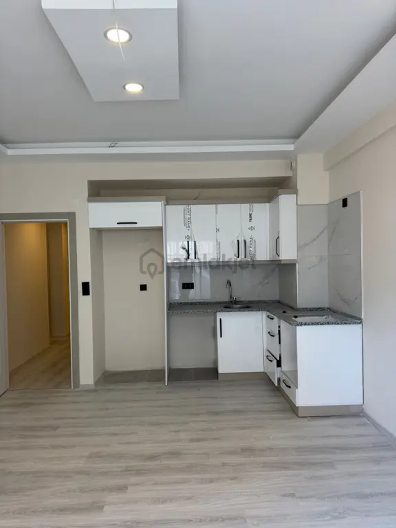 Kuşadası Davutlar'da 3+1 Merkezi Konumda Satılık Çatı Dubleks Daire 2
