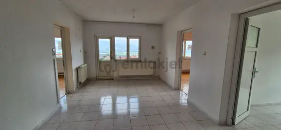 Merkezde Atatürk Cad. Kat Kaloriferli 3+1 Daire 1