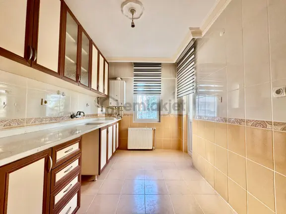 İmir Emlak'tan Pursaklar Merkez'dehastane Yak.3+1 Y.giriş 125m² 1