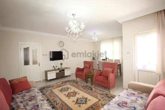 Retro’dan Menderes Mah’de Site İçi Doğalgazlı B.mutfak Geniş 3+1 1