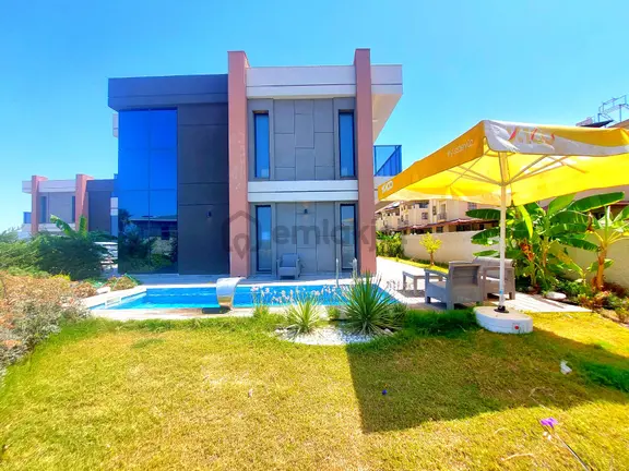 Kuşadasında Özel Havuzlu Tek Müstakil 4+1 Sıfır Villa 1