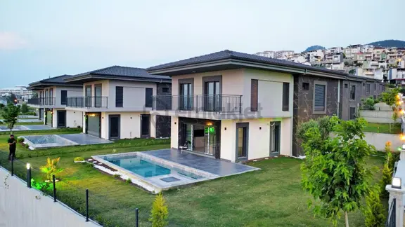 Kuşadası Satılık Özel Havuzlu 4+1 Müstakil Villa 2