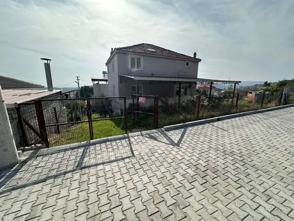 Bağyolu Mahallesinde Satılık Köy Evi 1