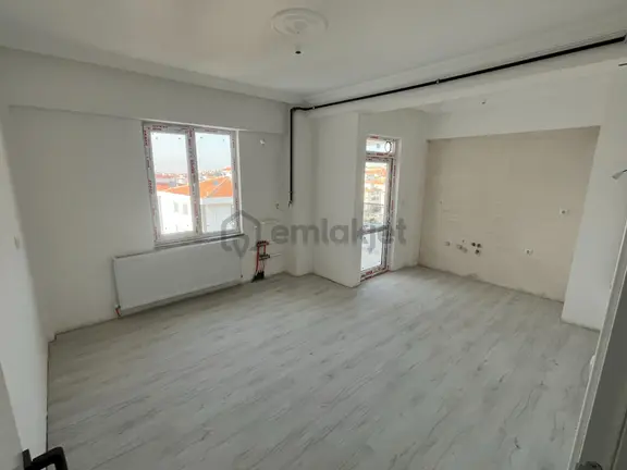 Çorum Cengiz Yapı-yavruturna Orta Okulu Civarı Satılık 1+1 Daire 2