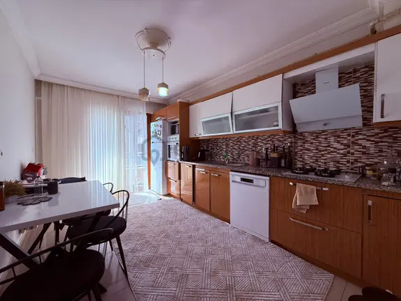 🏡cumhuriyet Mahallesi 🏡 3+1 140 M2 11 Katlının Yüksek Zemin Katı Kombi Dogalgazlı 1