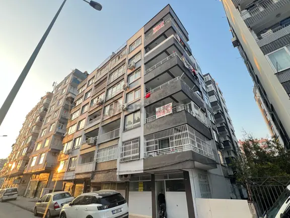 Ergünden Pirireiste Asansörlü Ara Kat Satılık 4+1 Daire 1