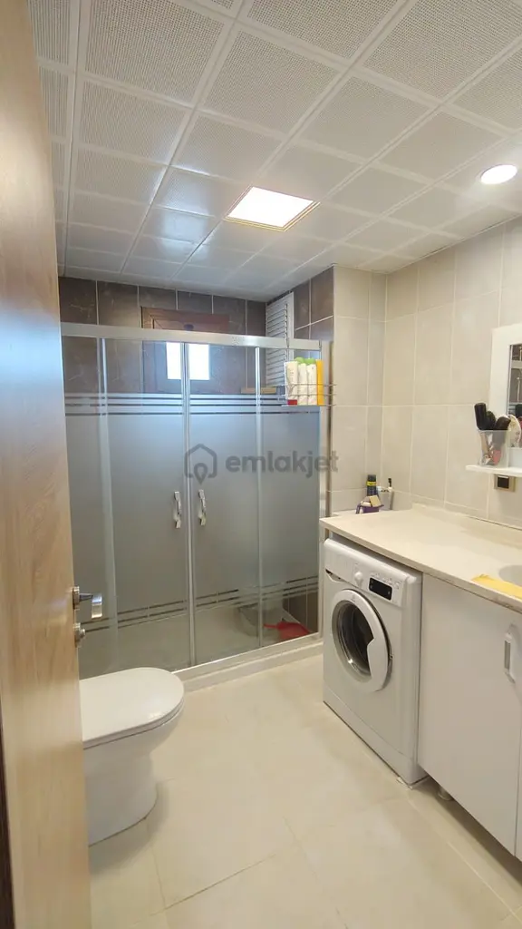 🏡akgedik Mahallesi 🏡 ✅2+1 M2 90 3 Katlınım 3 Katı ❇️kombi Petekli 2