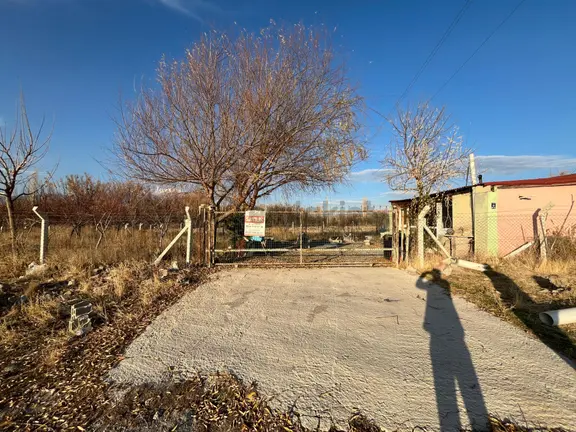 Öz Gaye Emlaktan Develi Güneyaşağı Kalealtı Mevkiinde Satılık Bağ Evi 2