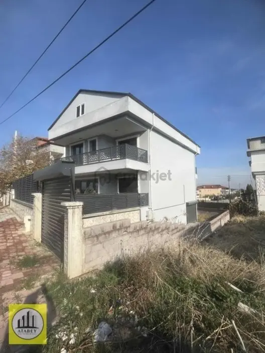 Atabey'den Bahçelievler'de Sıfır Satılık Villa Tekliflere Açık 1