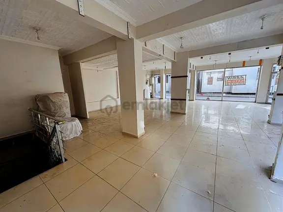Asrın Emlak'tan Paşabey Mh.çarşı Merkezde Satılık 215 Mt Dükkan 2