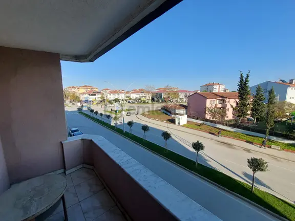 Karasu Merkezde Ayrı Mutfak Çok Geniş Kullanışlı 3+1 Satılık Daire 2