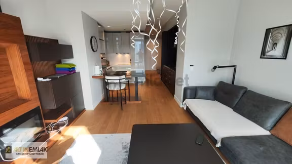42 Maslak'ta Büyük Tip Satılık Boş 1+1 Daire/for Sale 2