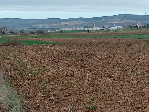 Çakıllı Evrenli Asfal Üzeri Yeni Sanayi Hattı Üzerinde Satılık 360 M2 2