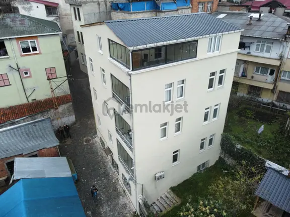 Trabzon'da Satılık Bina (yüksek Kira Getirili) 1
