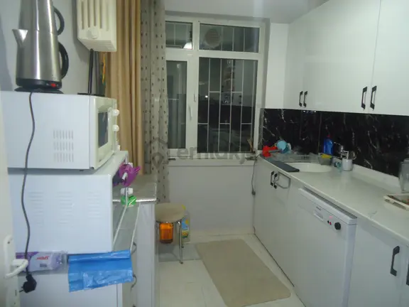 Aydınlıkevlerde Salonu Bağımsız Satılık Daire Gizem Emlaktan 1