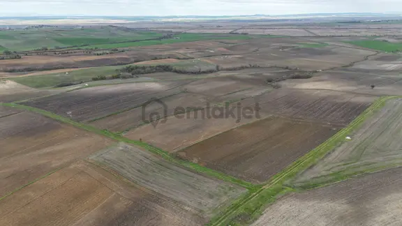 Ege Emlak'tan Karlı Köy'de 15.607 M2 Satılık Tarla 2