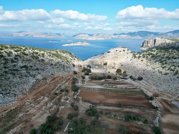 Joker: Marmaris Taşlıca Denize 750 Metre Yakınlıkta Kıymetli Konumda Tarla 1